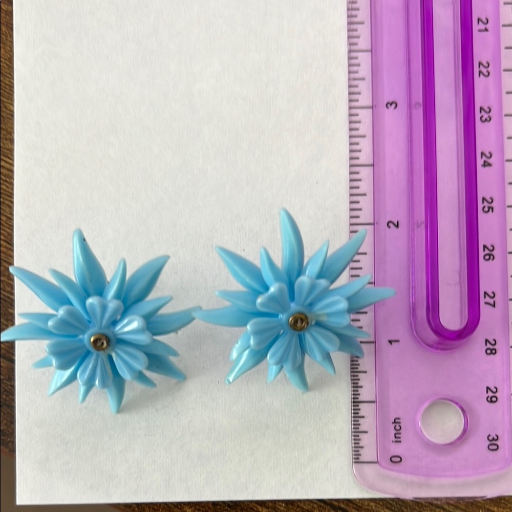 Vintage blue flower clip on earrings